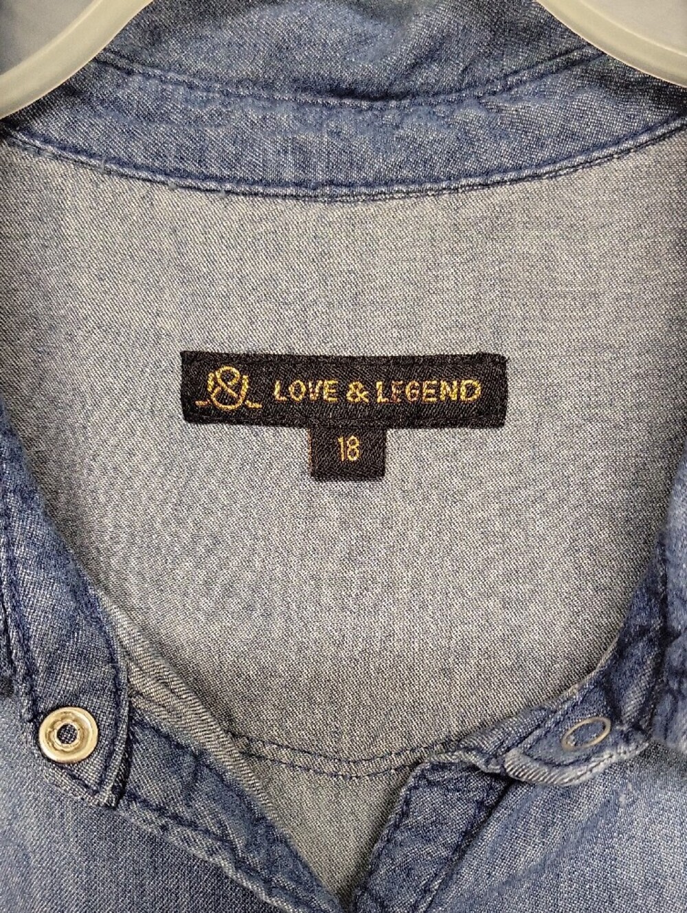 Love & Legend Chambray Sleeveless Button Front Shirt Sz 18 Plus Size Denim Look - Picture 2 of 8